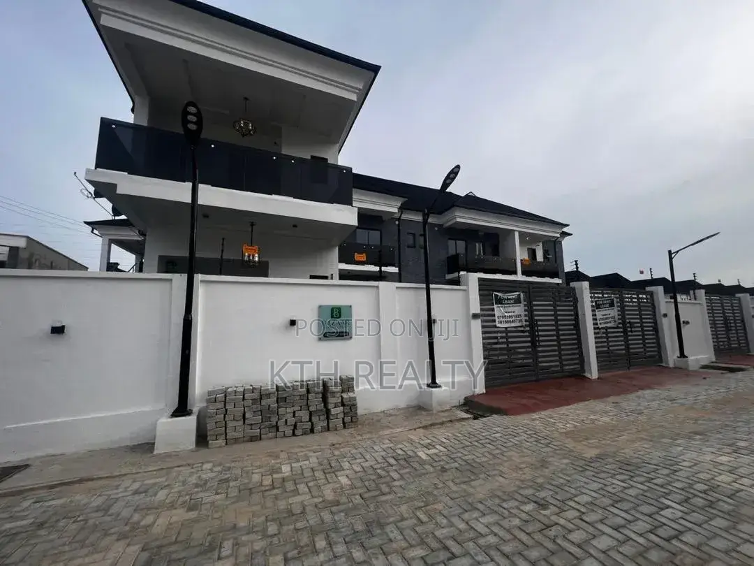 3bdrm Duplex in Dpkay Estate, Lekki Phase 2 for rent in Lekki Phase 2