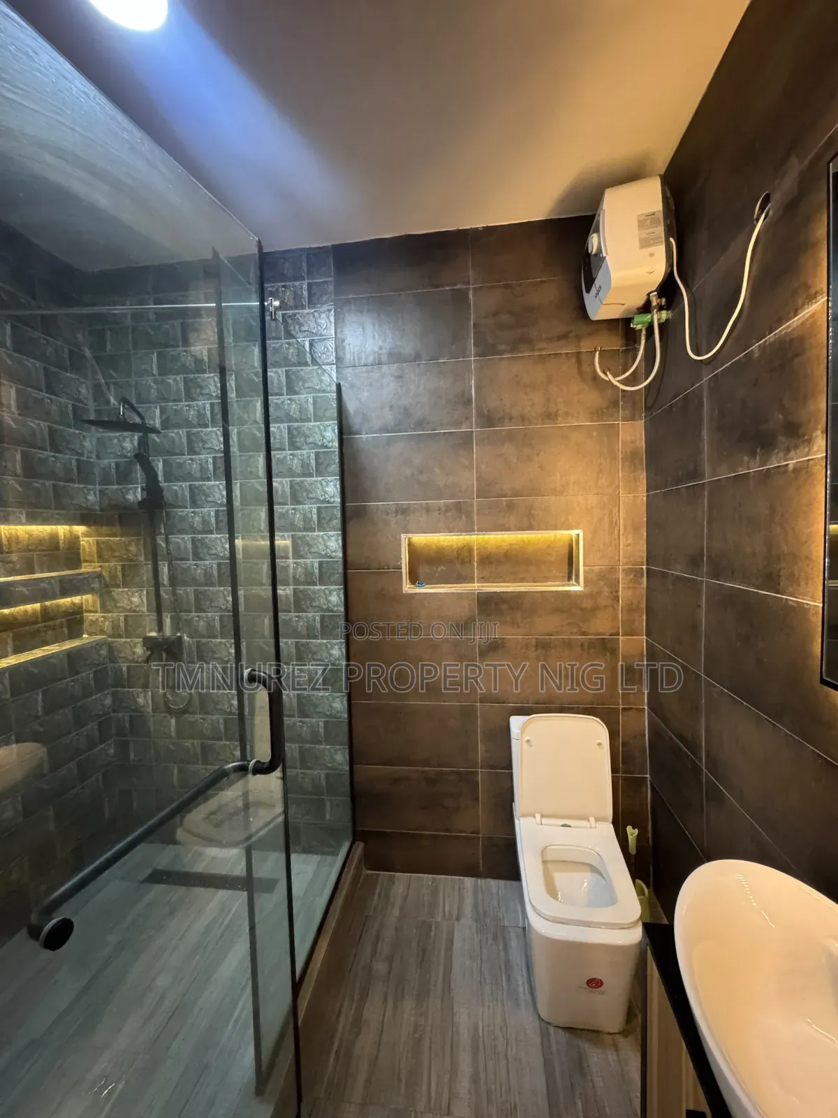 3bdrm Duplex in Chevron for rent in Chevron