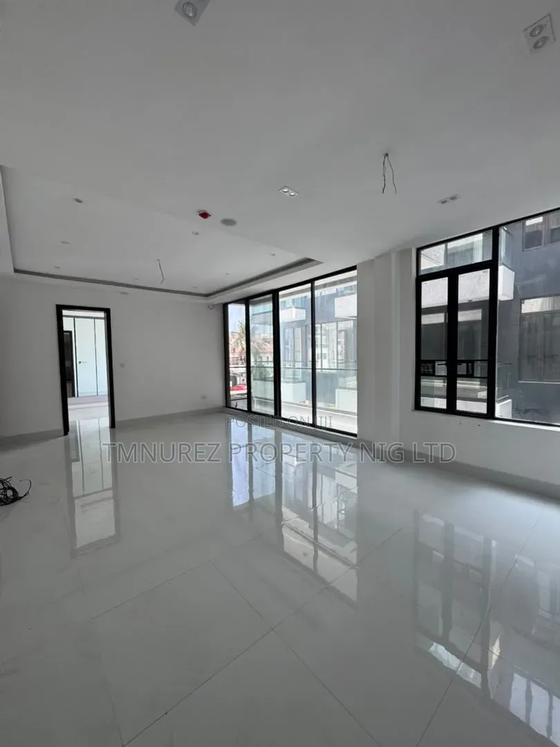 3bdrm Apartment in Lekki Phase 1 for rent in Lekki Phase 1