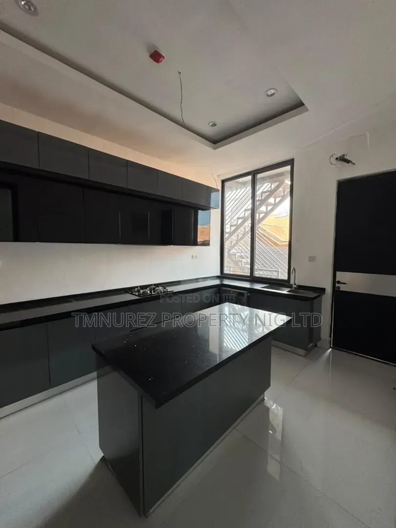 3bdrm Apartment in Lekki Phase 1 for rent in Lekki Phase 1
