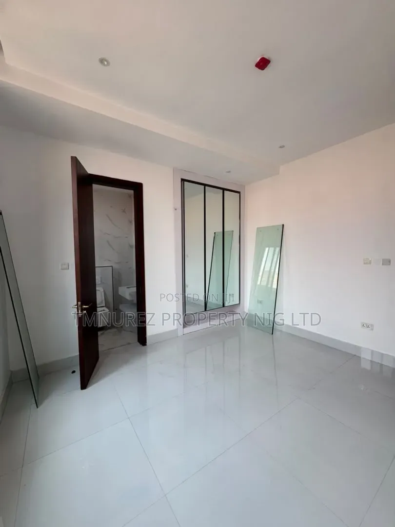 3bdrm Apartment in Lekki Phase 1 for rent in Lekki Phase 1
