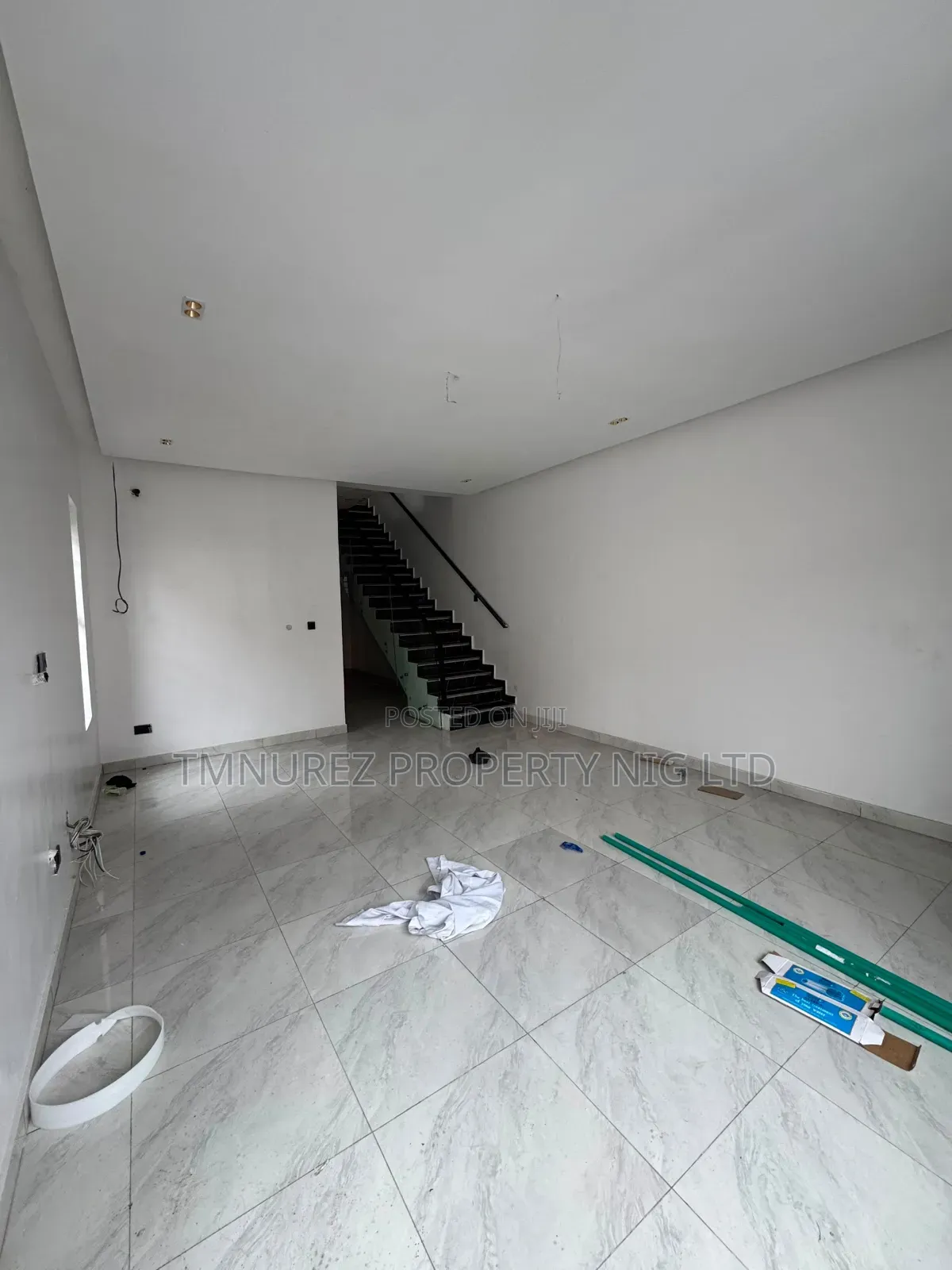 4bdrm Duplex in Chevron for rent in Chevron