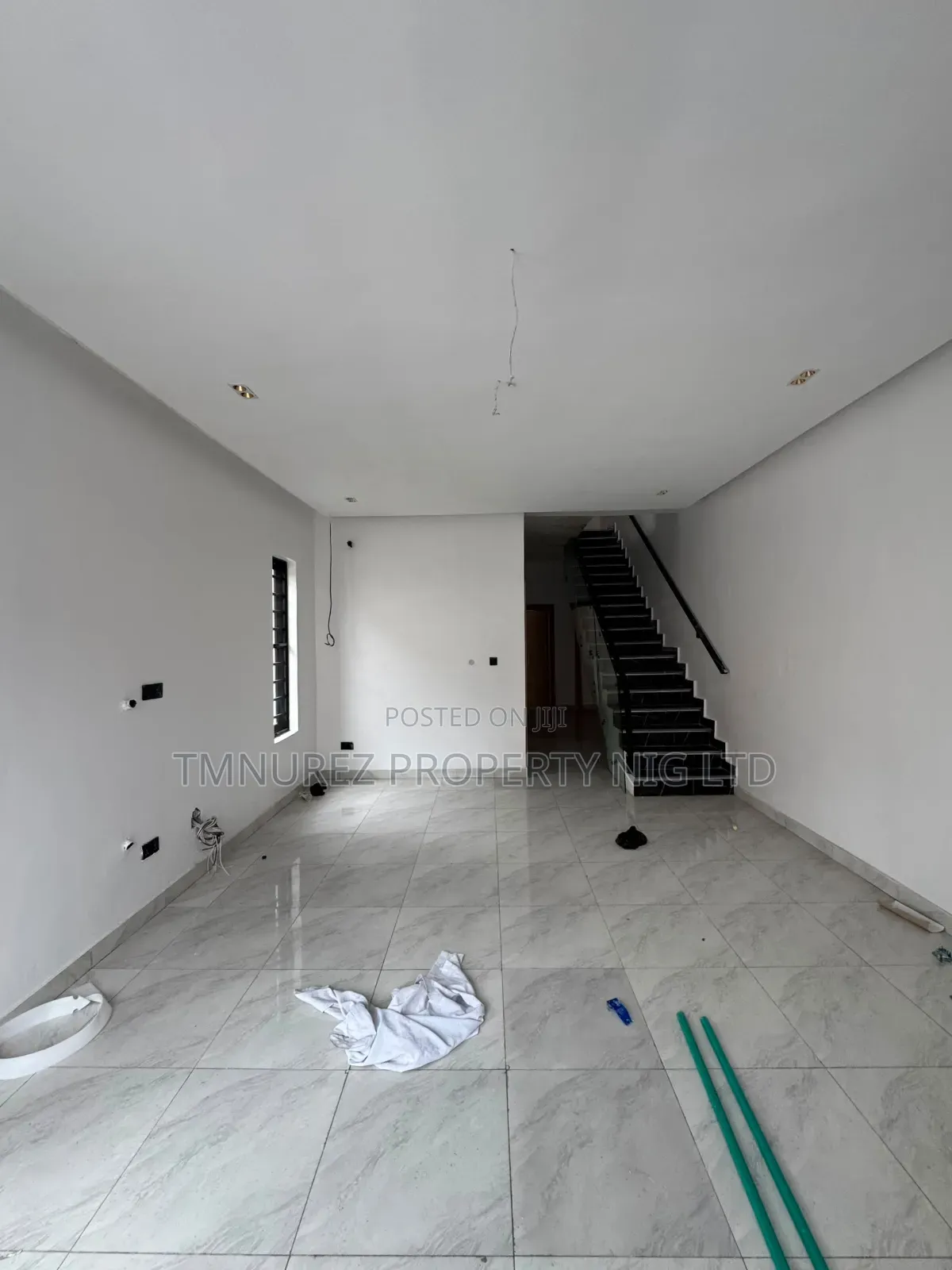 4bdrm Duplex in Chevron for rent in Chevron