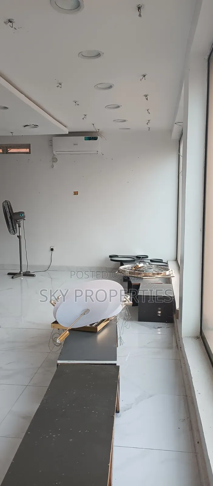 150 SQMS Shop Space for Rent Location Sangotedo in Sangotedo