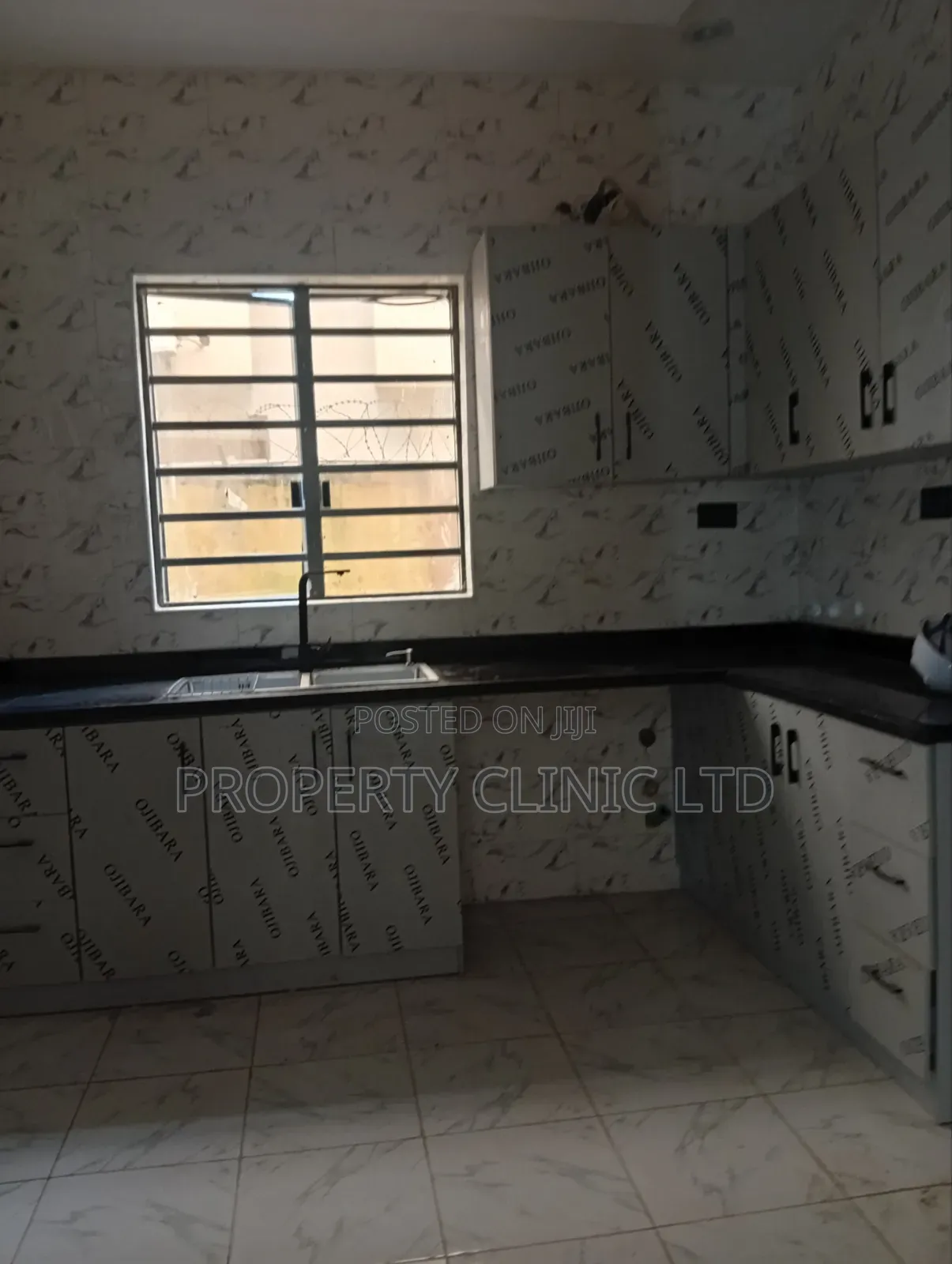 4bdrm Duplex in Medina Estate for sale in Medina