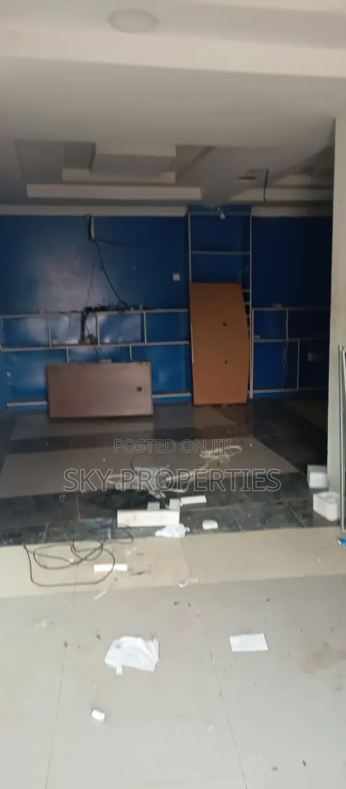 170 SQMS Shop Space for Rent in Sangotedo
