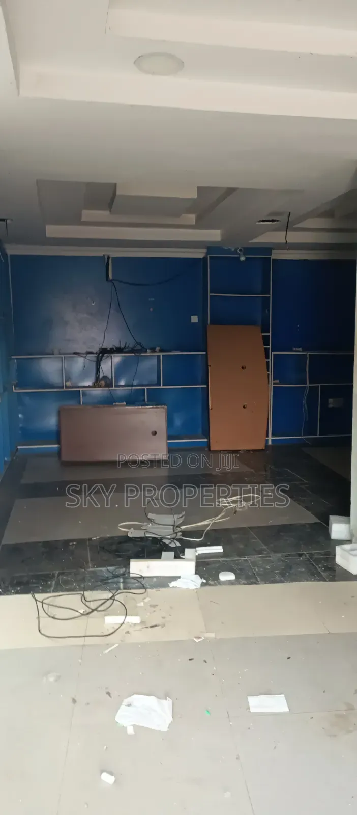 170 SQMS Shop Space for Rent in Sangotedo