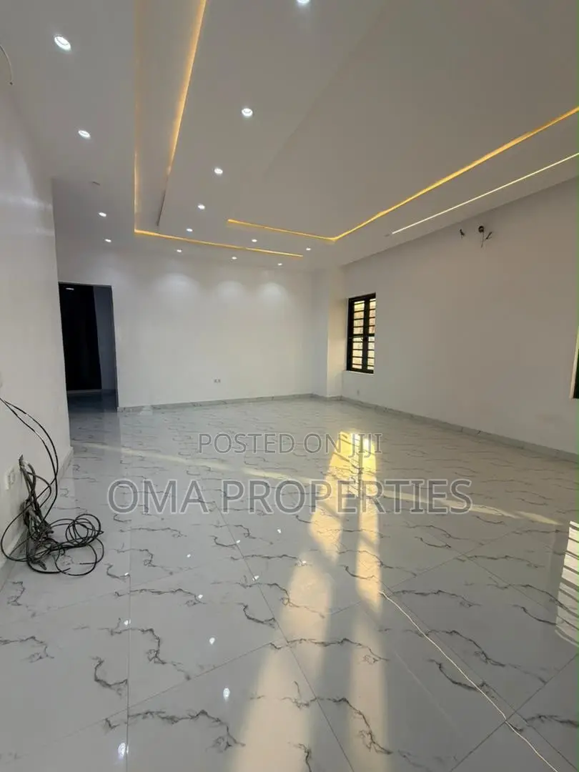 Furnished 5bdrm House in Ogba GRA for sale in Ogba GRA
