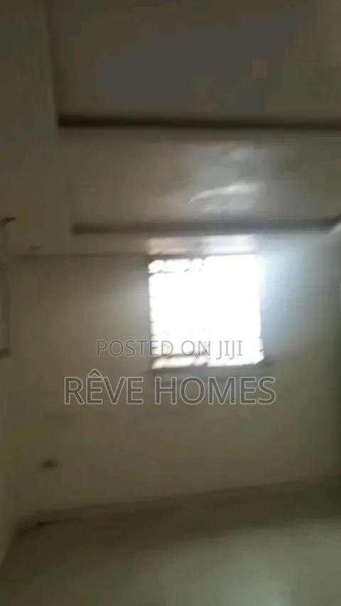 Mini Flat in Adekunle for rent in Adekunle