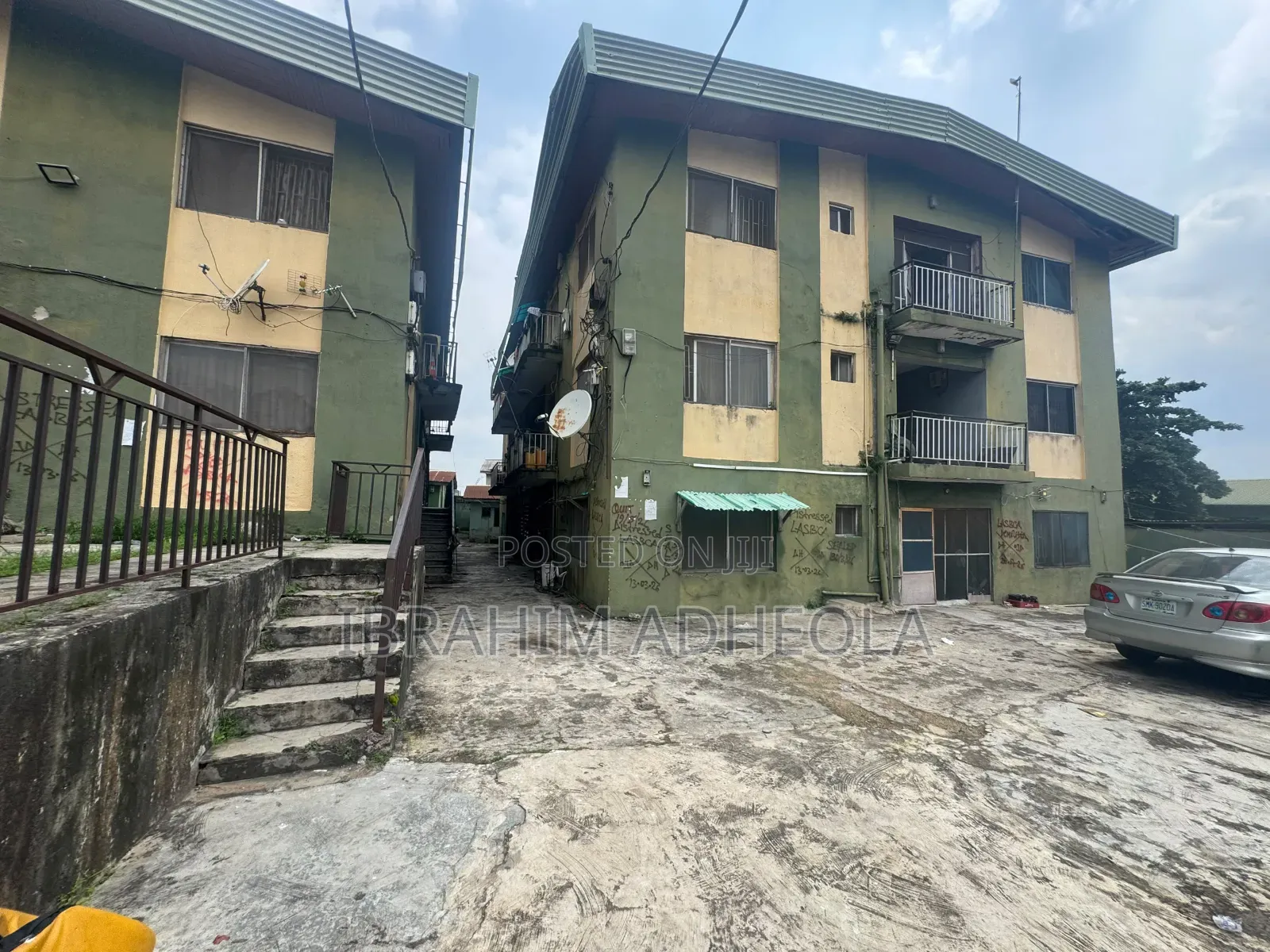 Land Measuring 1370sqm With a Well Maintained Apartment of 20flats in Ifako-Ogba