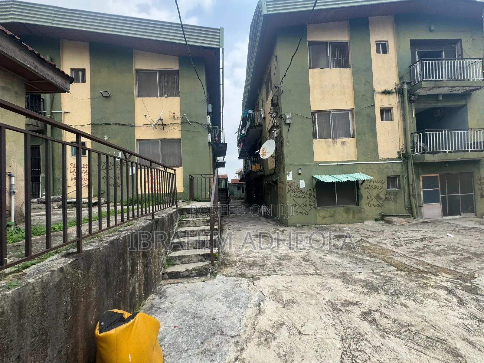 Land Measuring 1370sqm With a Well Maintained Apartment of 20flats in Ifako-Ogba