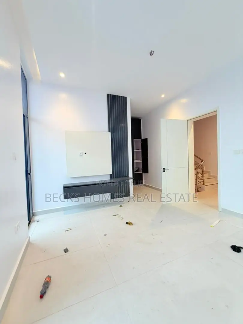 Furnished 4bdrm Duplex in Adeniyi Jones for sale in Adeniyi Jones