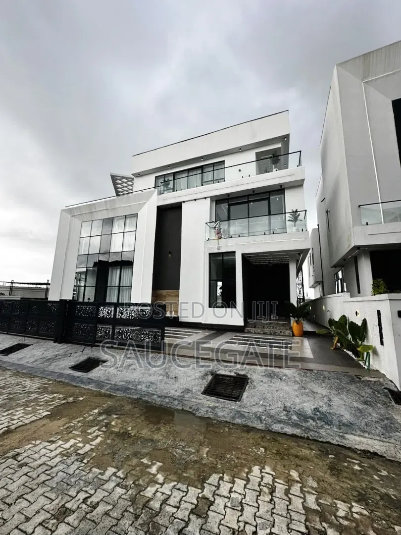 Furnished 5bdrm Duplex in Chevron Estate for sale in Chevron