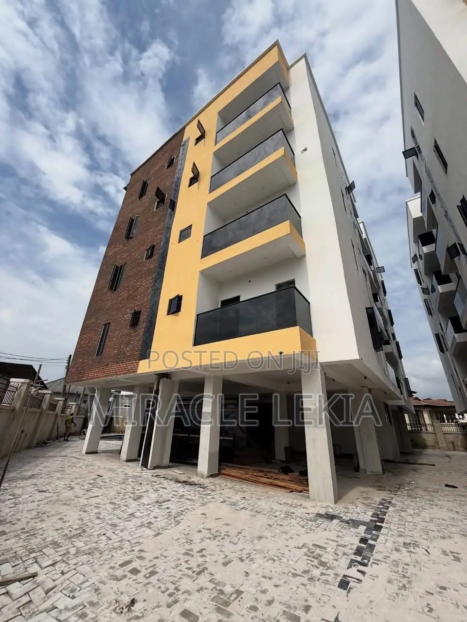 2bdrm Apartment in GRA Phase 1 / Port-Harcourt for sale in GRA Phase 1 / Port-Harcourt