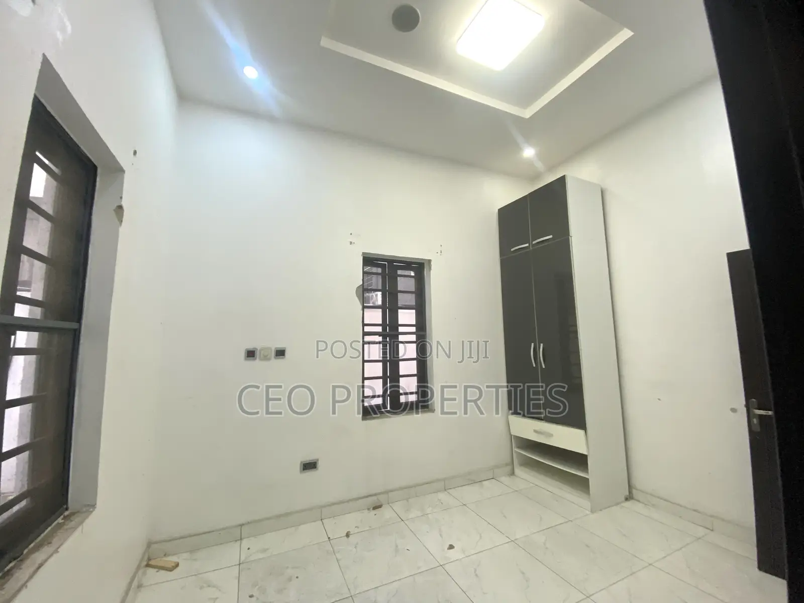 4bdrm Duplex in Chevron for rent in Chevron