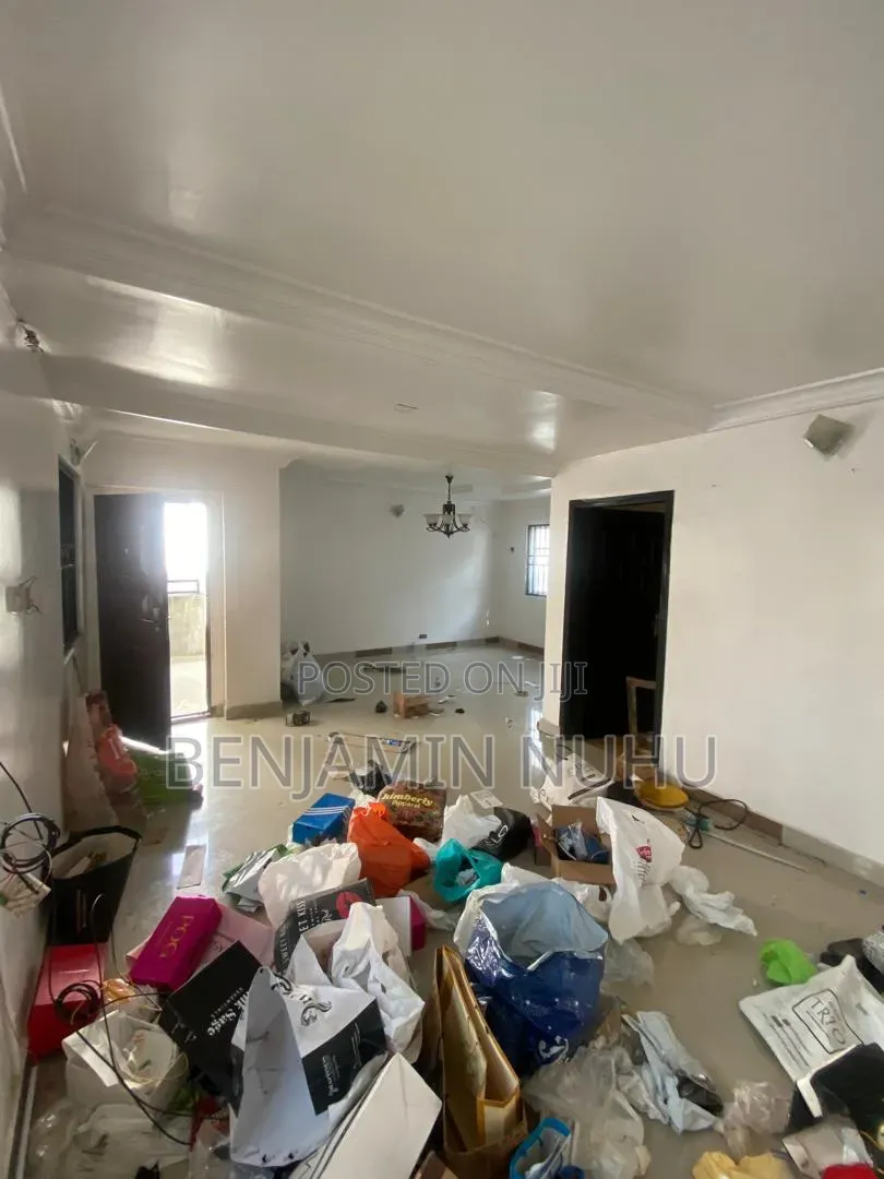 2bdrm Apartment in Off Gbanbala Road for rent in Ikate-Elegushi