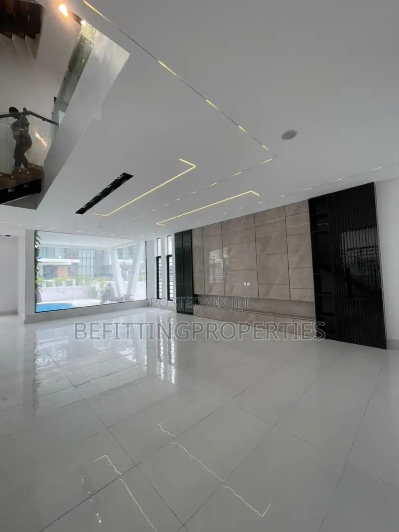 5bdrm Duplex in Lekki for sale in Lekki
