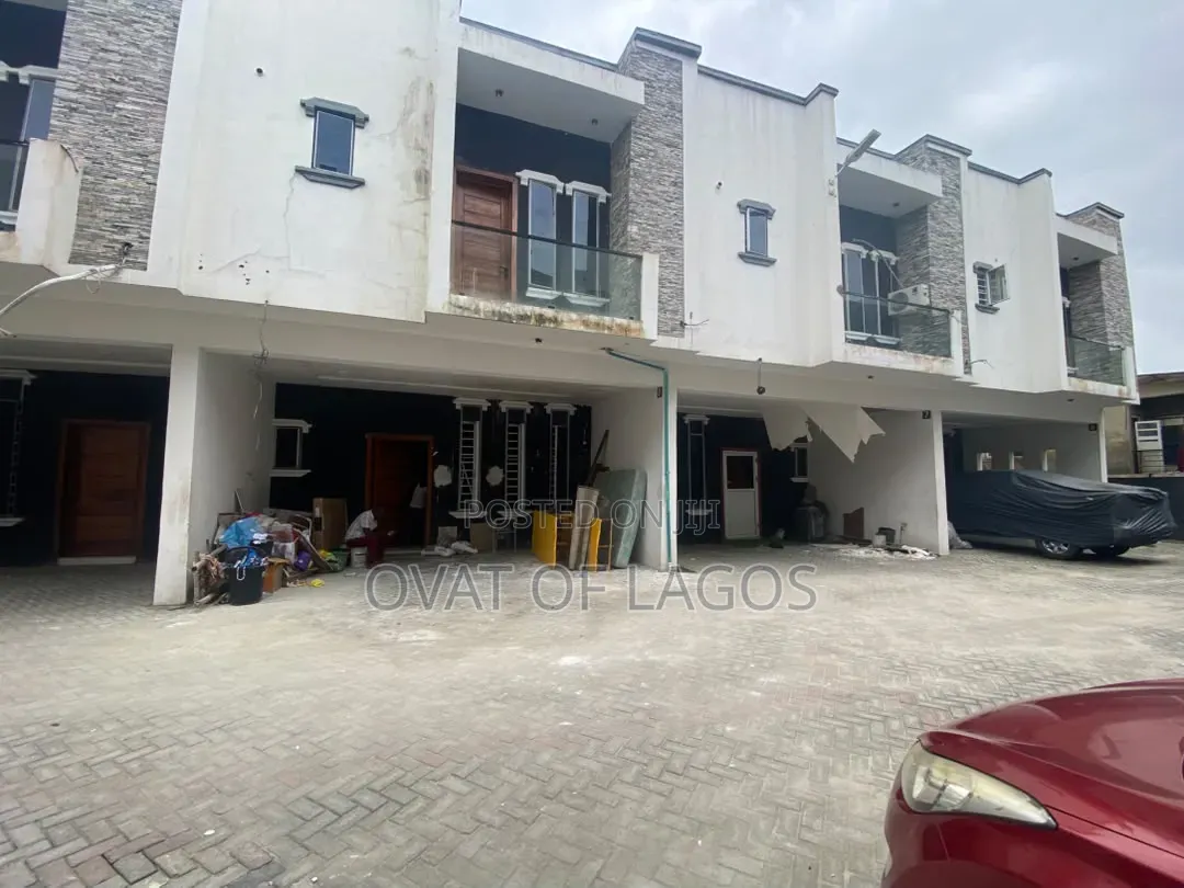 4bdrm Duplex in Ikota for rent in Ikota