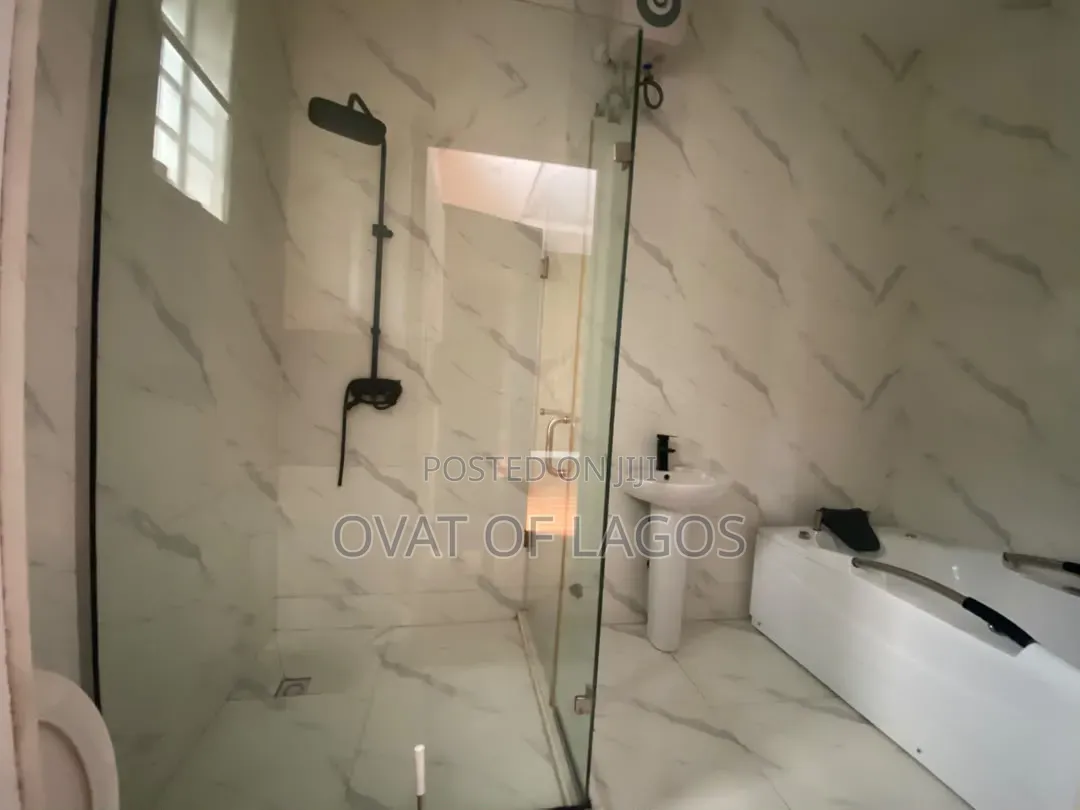 4bdrm Duplex in Ikota for rent in Ikota