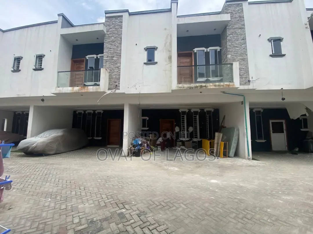 4bdrm Duplex in Ikota for rent in Ikota