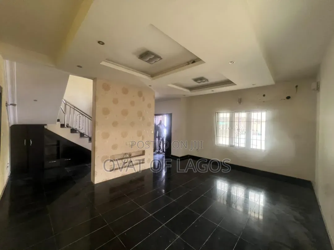 4bdrm Duplex in Ikate for rent in Ikate