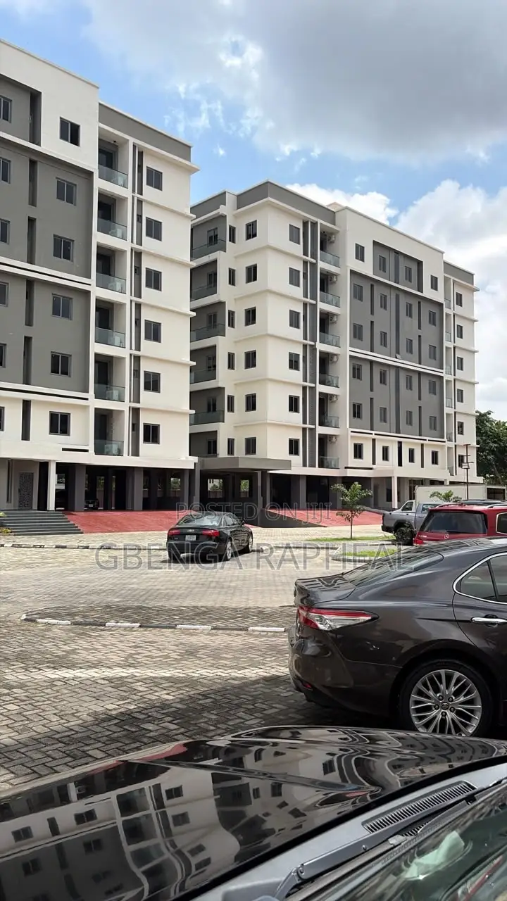 3bdrm Apartment in Gra for rent in Ikeja GRA