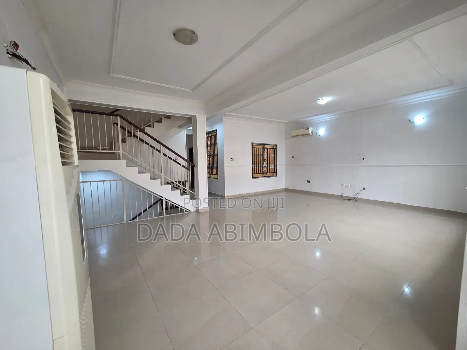 5bdrm Duplex in Chevron for rent in Chevron