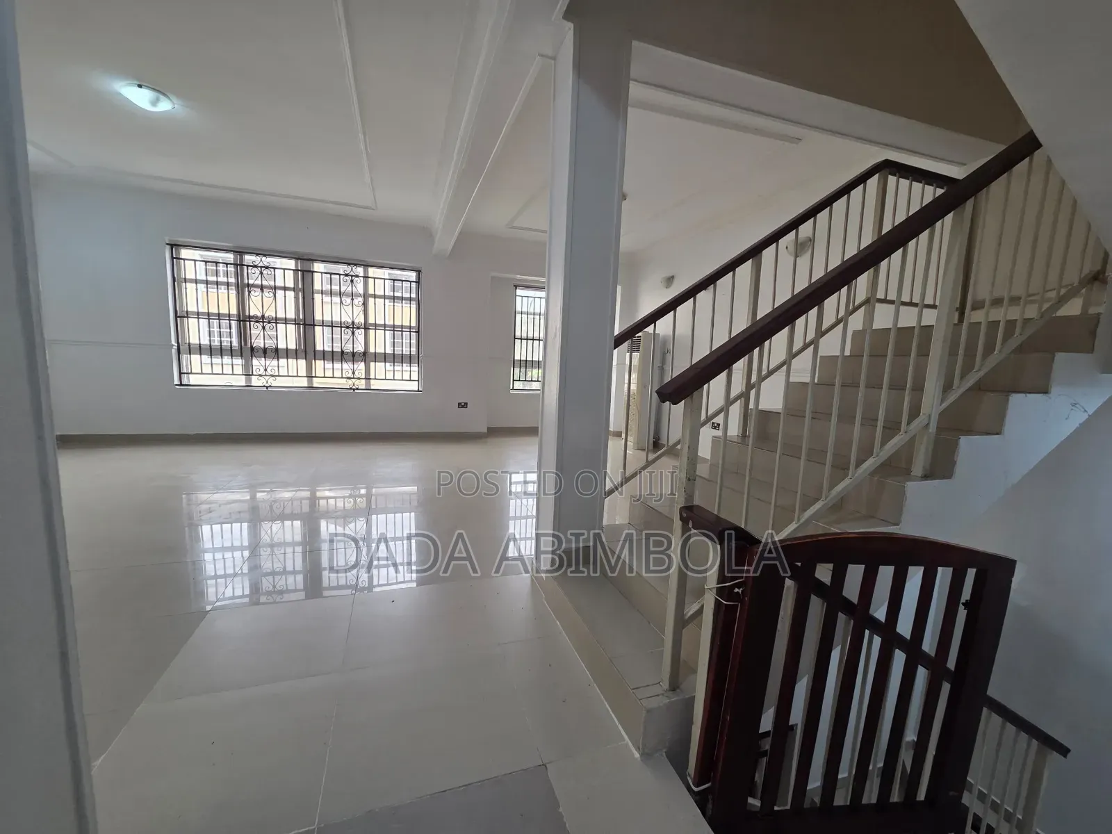 5bdrm Duplex in Chevron for rent in Chevron