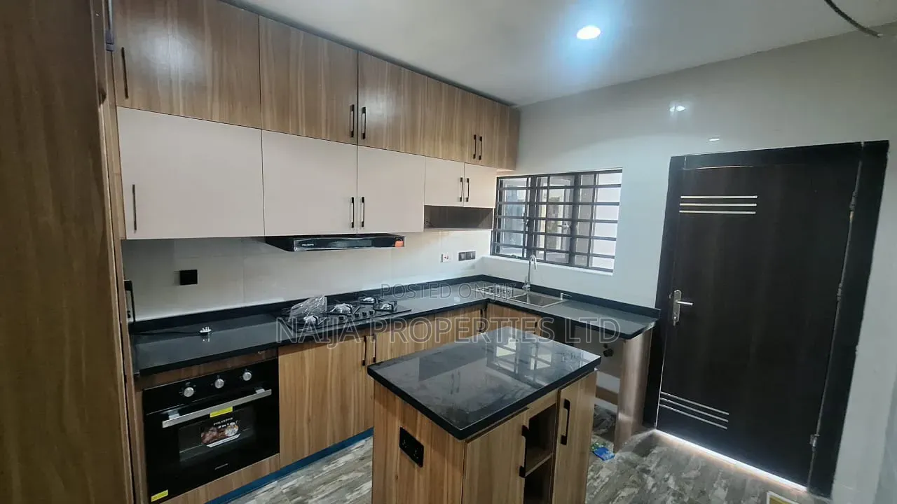 3bdrm Townhouse / Terrace in Greenbay Estate, Ilaje for rent in Ilaje