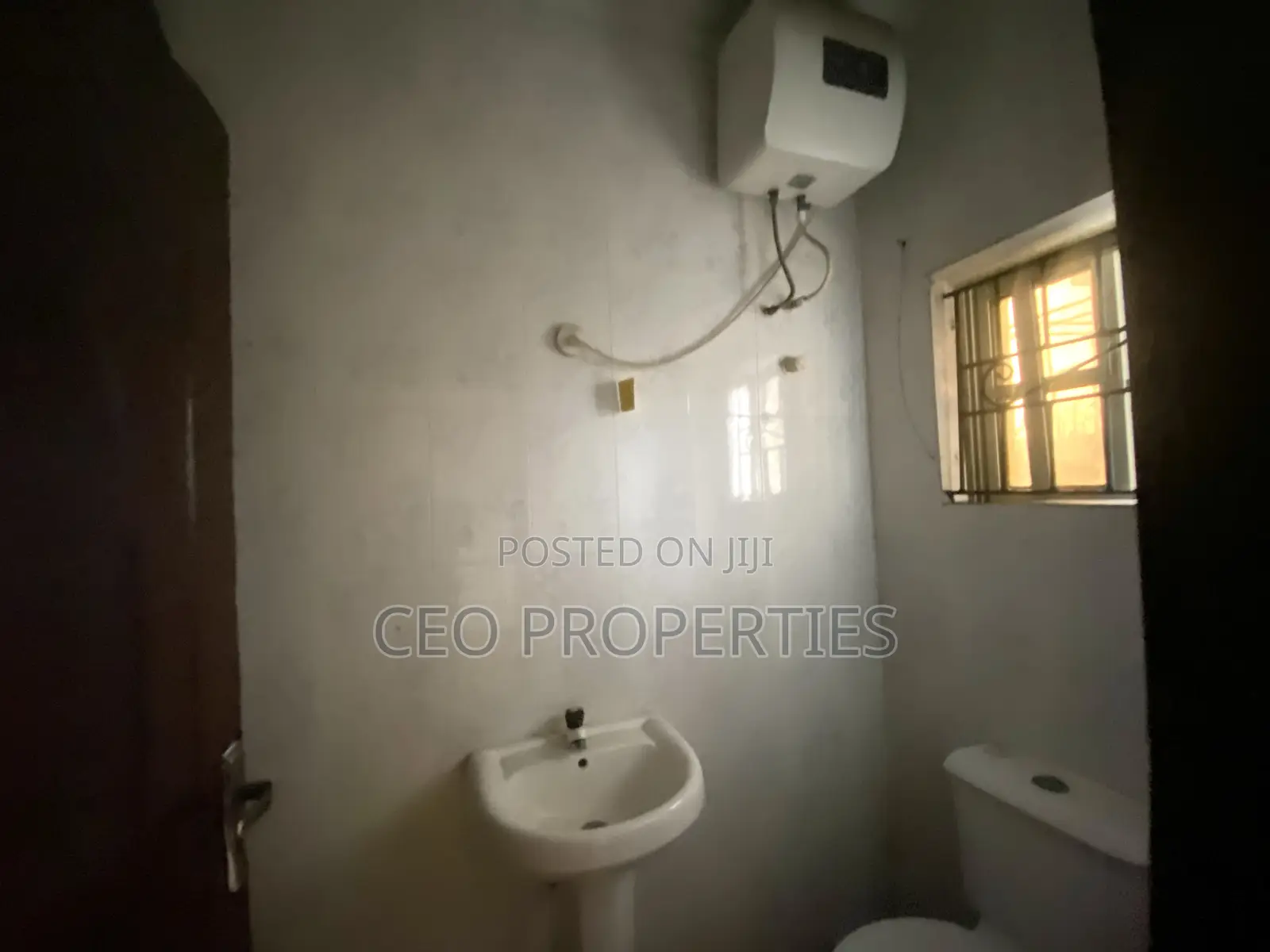 3bdrm Block of Flats in Ado Roundabout Even, Ajah for rent in Ajah