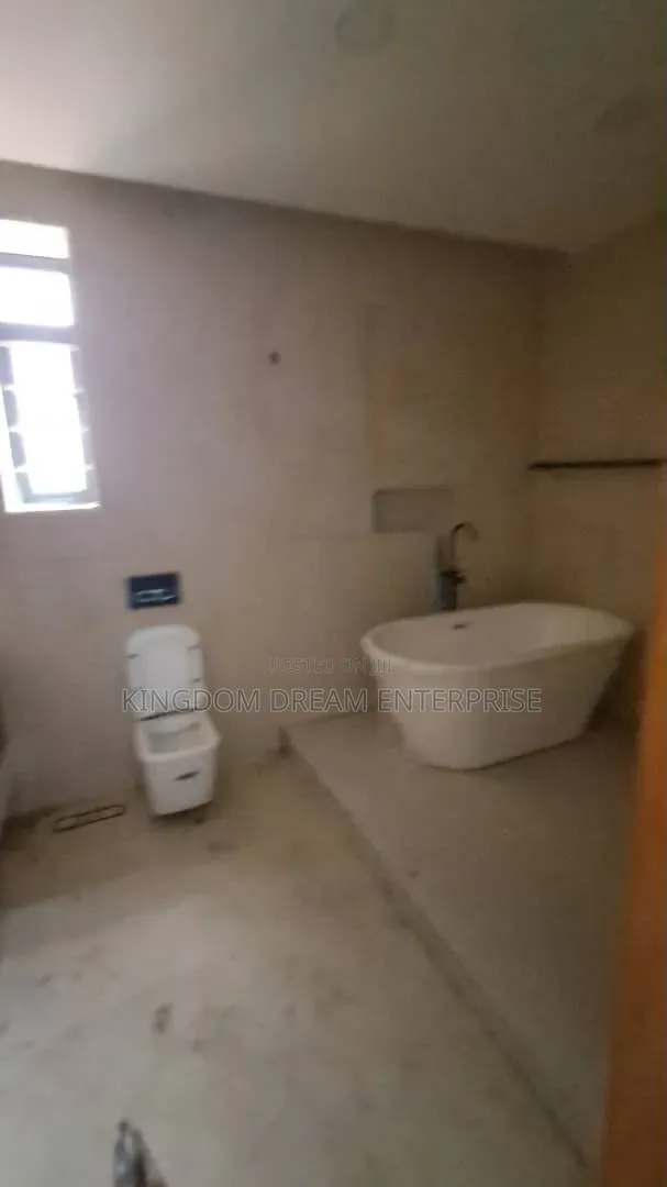 5bdrm House in Lekki Phase 1 Lagos for sale in Lekki Phase 1