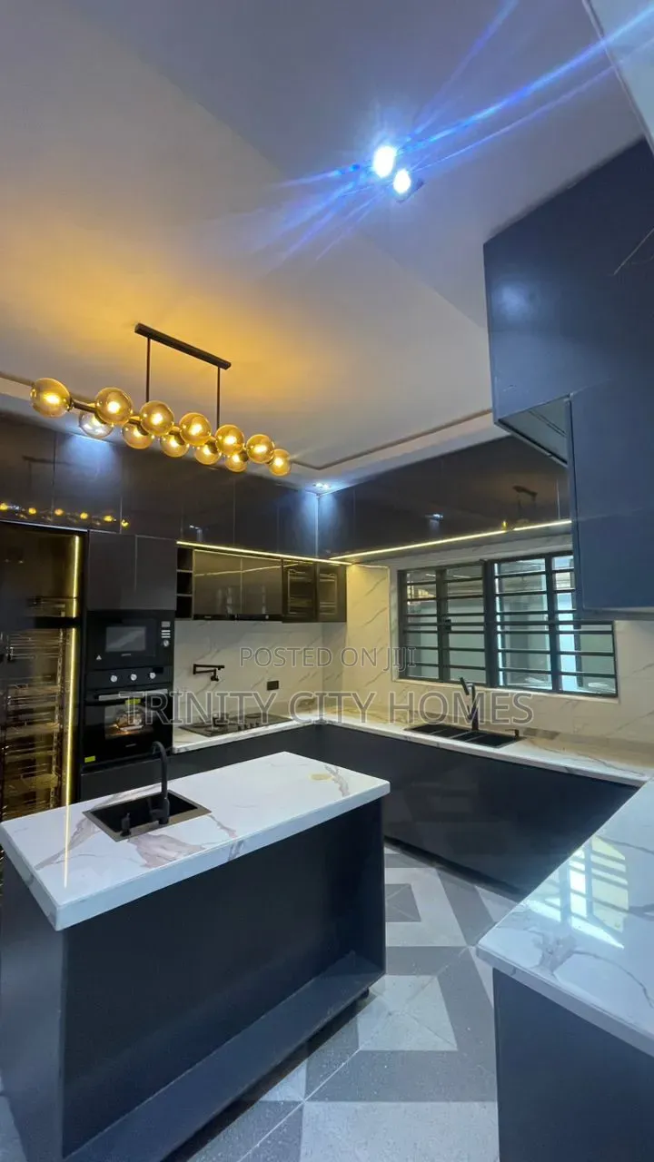 4bdrm Duplex in Akobo Estate for sale in Akobo