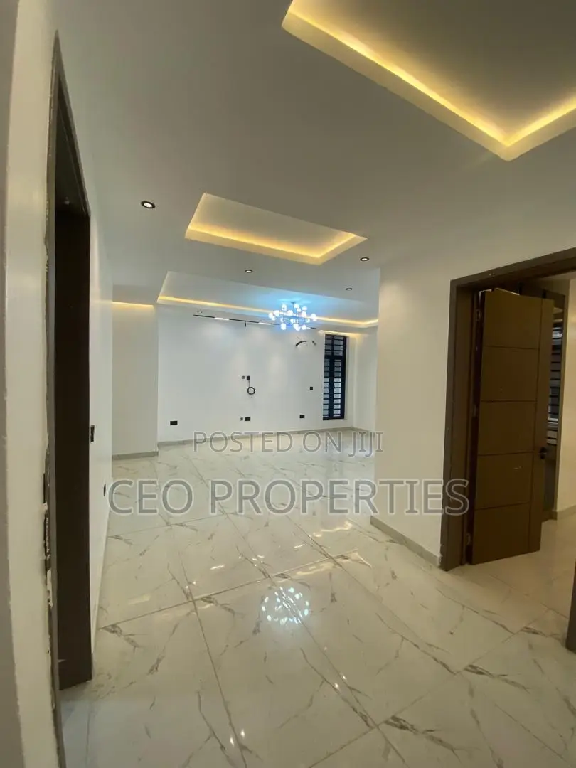 3bdrm Block of Flats in Lekki Phase1/ for rent in Lekki Phase 1