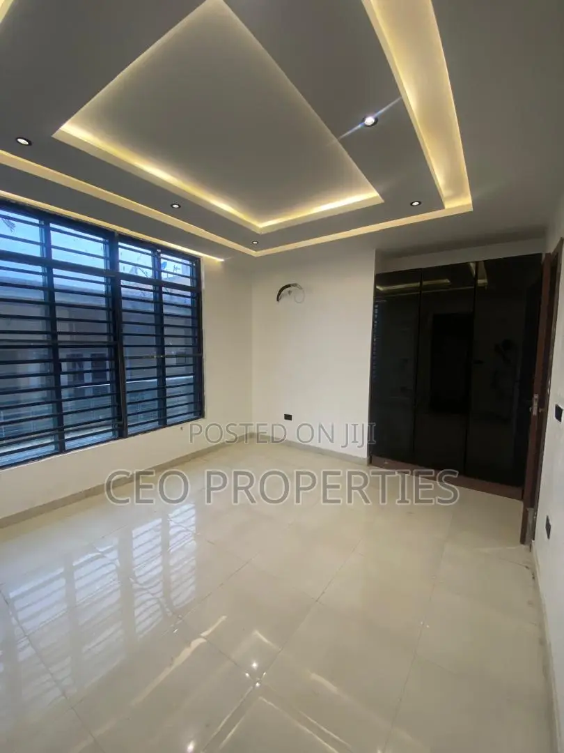 3bdrm Block of Flats in Lekki Phase1/ for rent in Lekki Phase 1