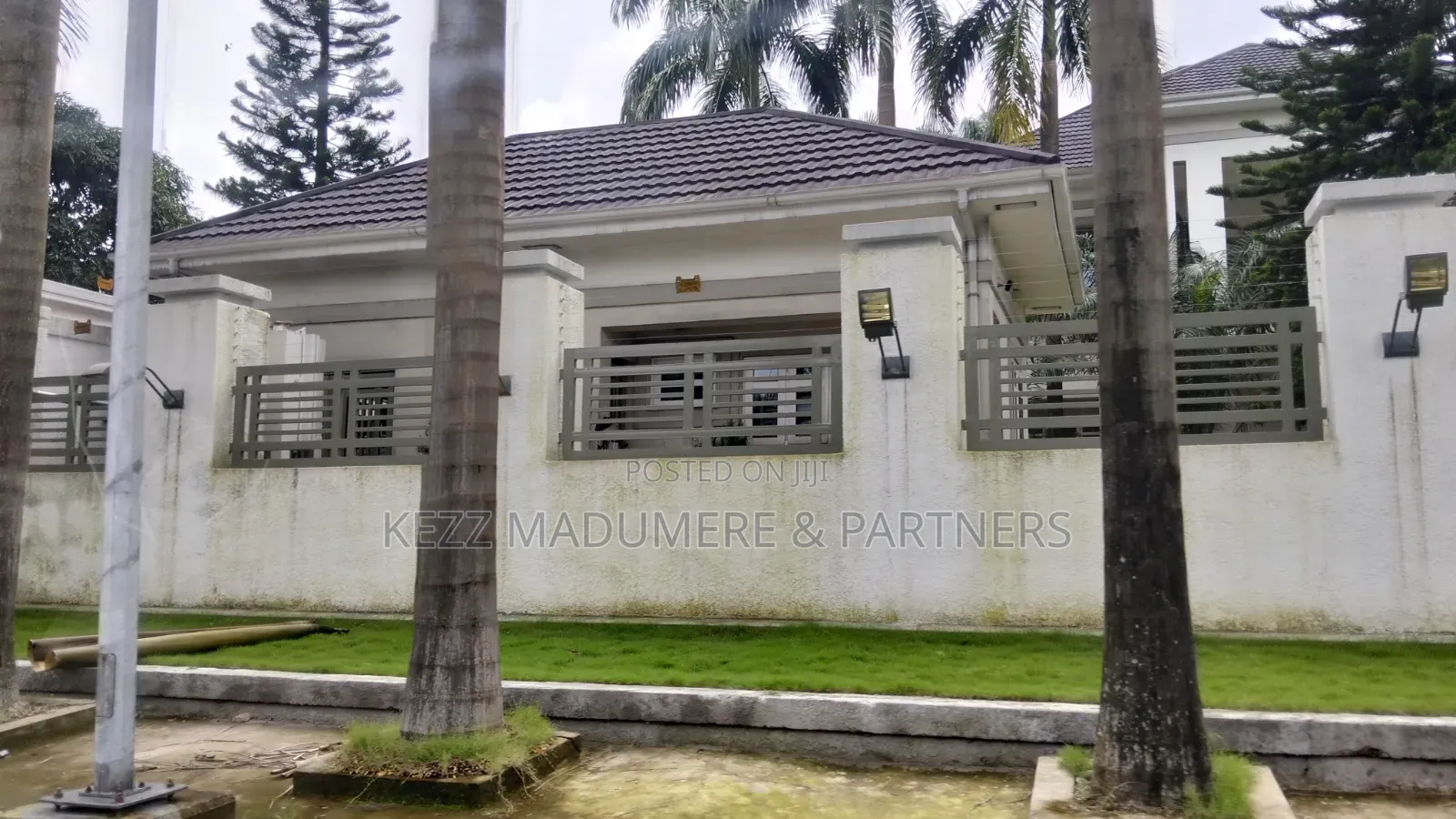 7bdrm Duplex in Old Gra , Port for sale in Old GRA