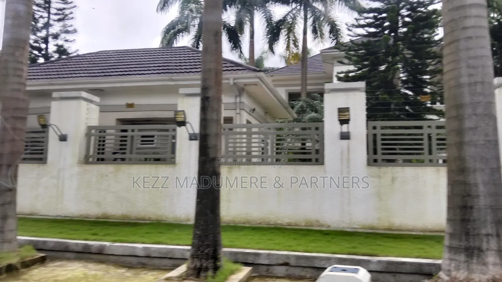 7bdrm Duplex in Old Gra , Port for sale in Old GRA