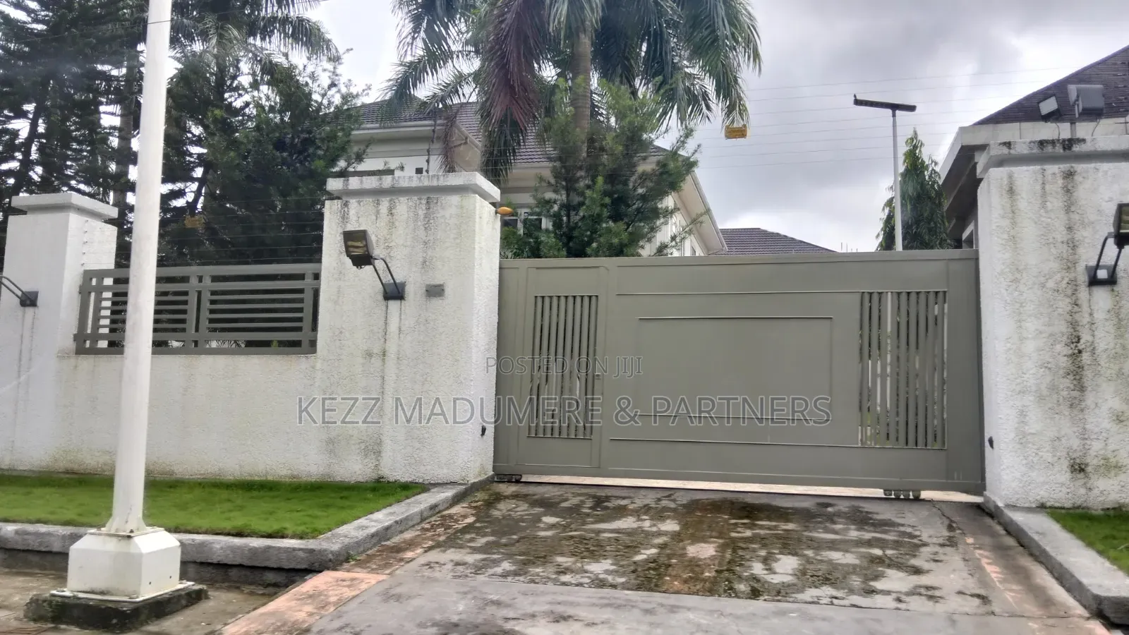 7bdrm Duplex in Old Gra , Port for sale in Old GRA