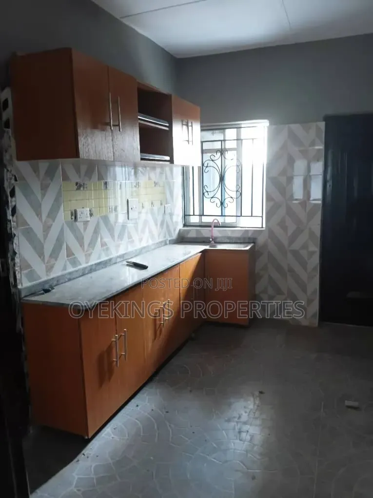 4bdrm Bungalow in Hassan Block, Oluyole for sale in Oluyole