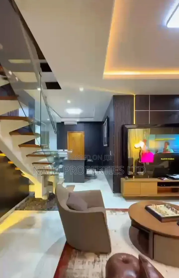 Furnished 2bdrm Maisonette in Off Freedom Way, Lekki Phase 1 for sale in Lekki Phase 1