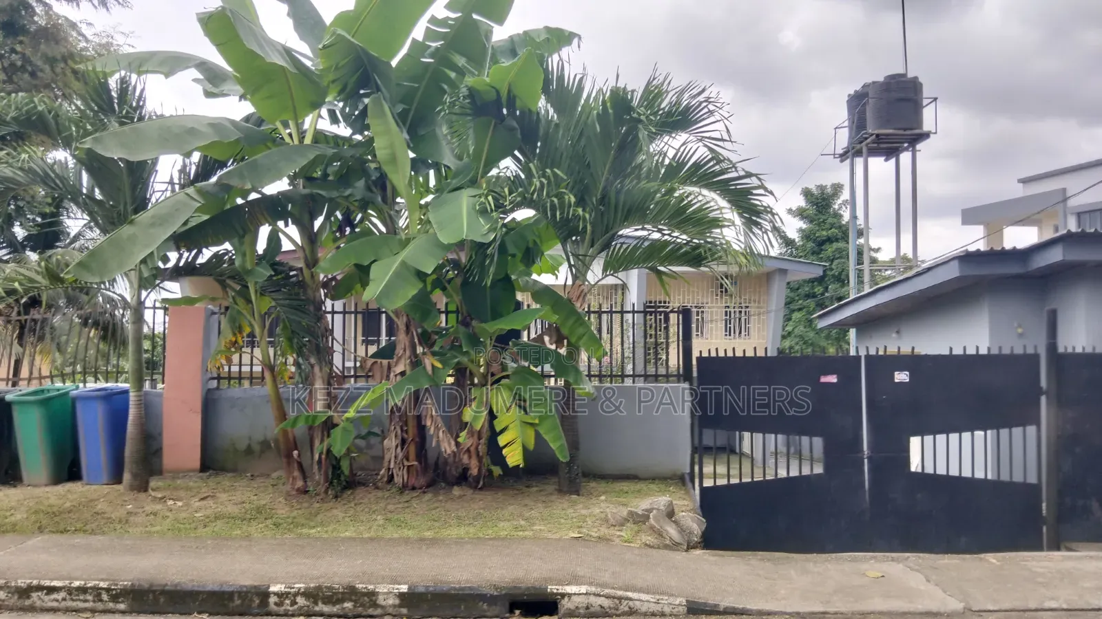 4bdrm Duplex in Old Gra Port for sale in Old GRA