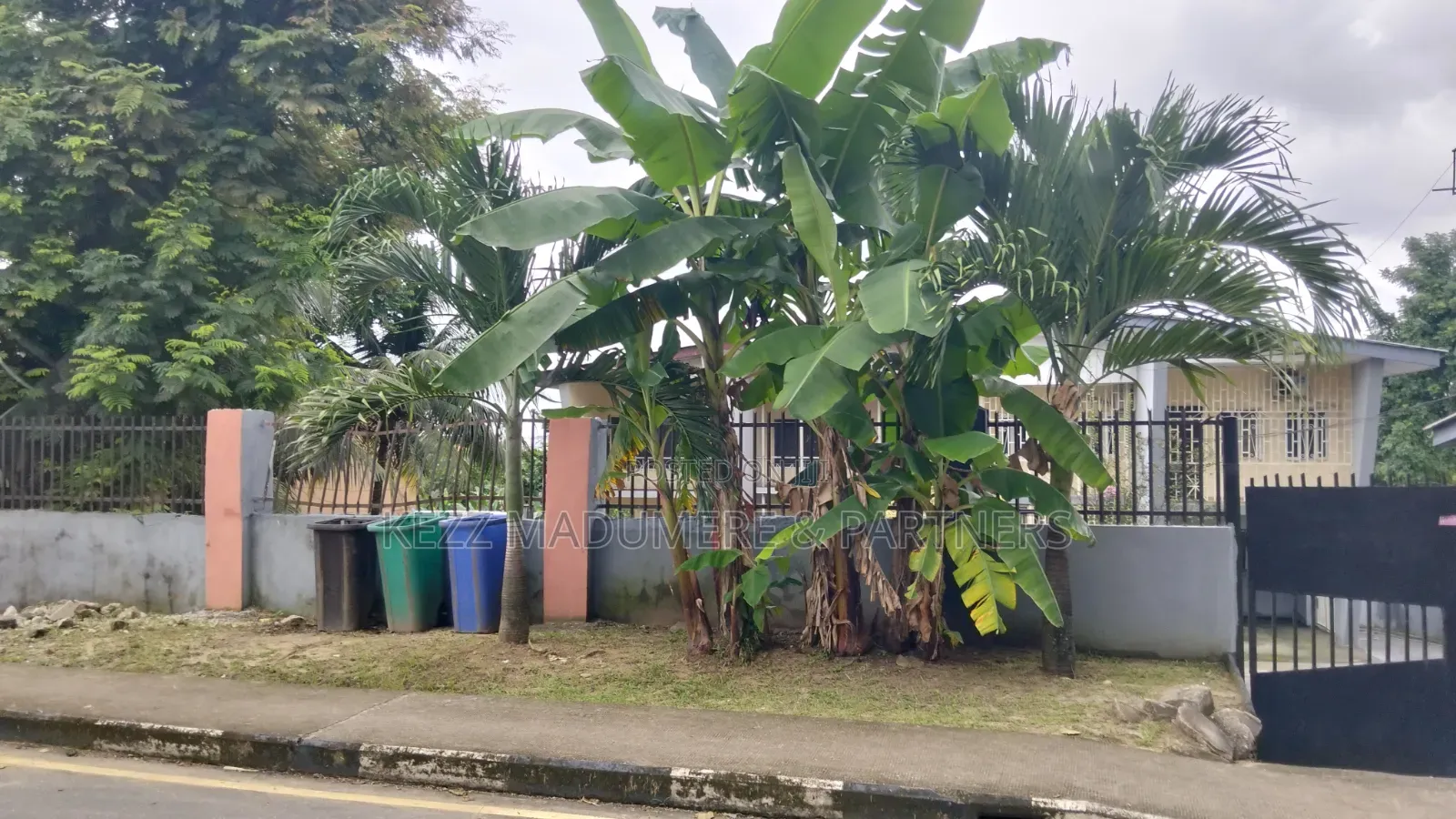 4bdrm Duplex in Old Gra Port for sale in Old GRA