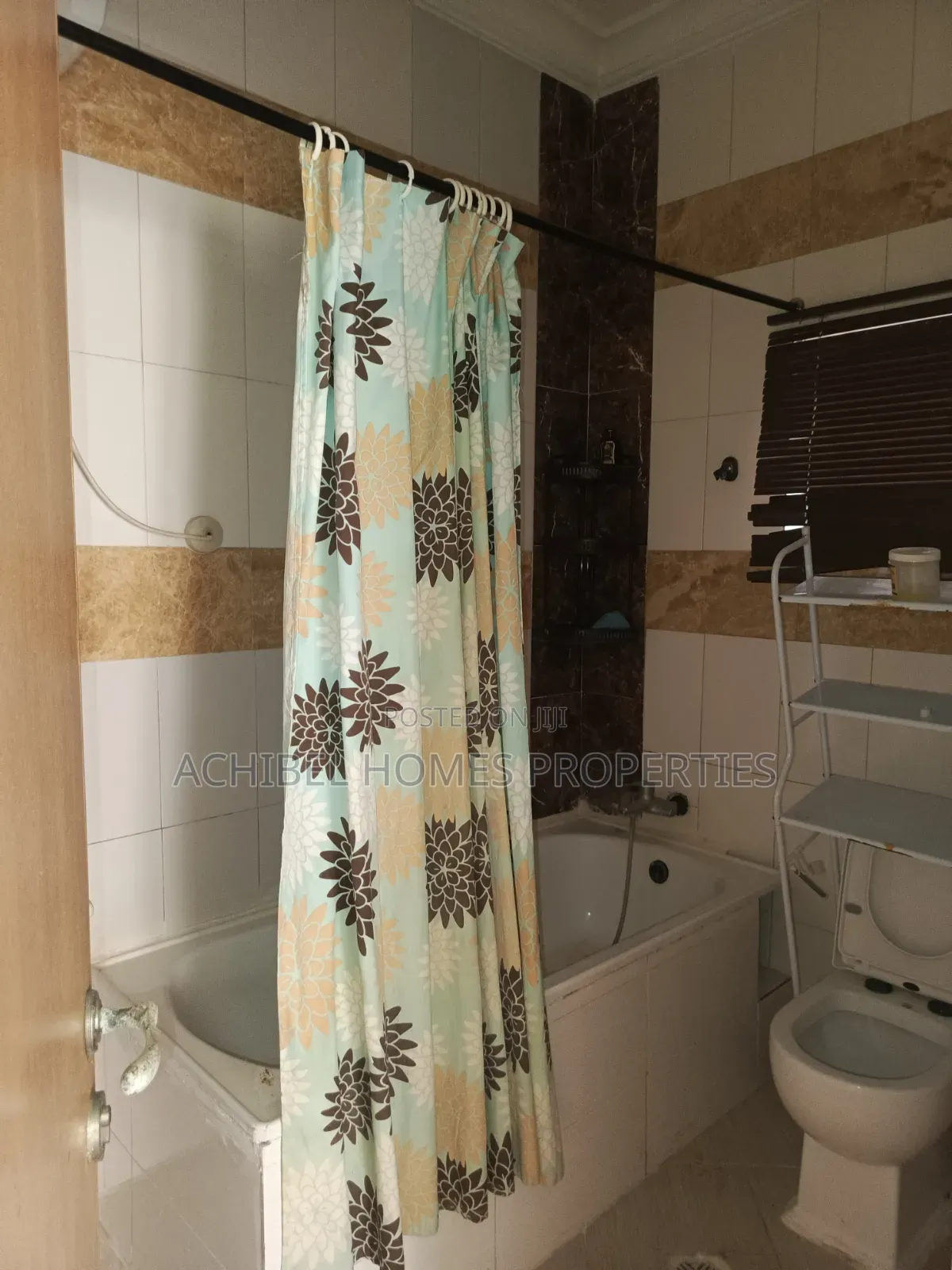 3bdrm Block of Flats in Off Admiralty Way, Lekki Phase 1 for rent in Lekki Phase 1