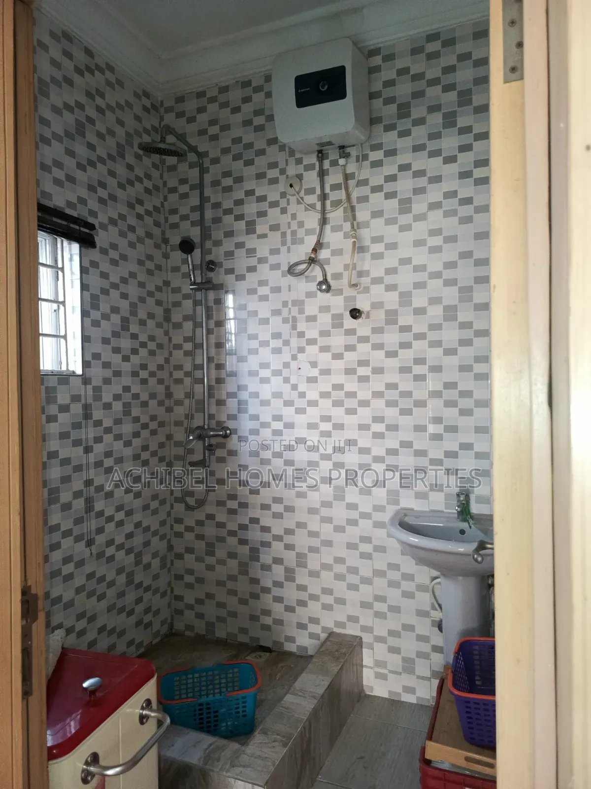 3bdrm Block of Flats in Off Admiralty Way, Lekki Phase 1 for rent in Lekki Phase 1