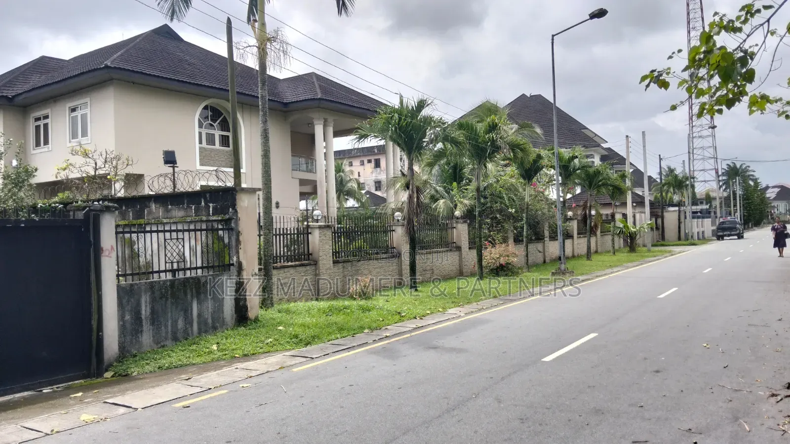 6bdrm Duplex in Old Gra ,  Port for sale in Old GRA