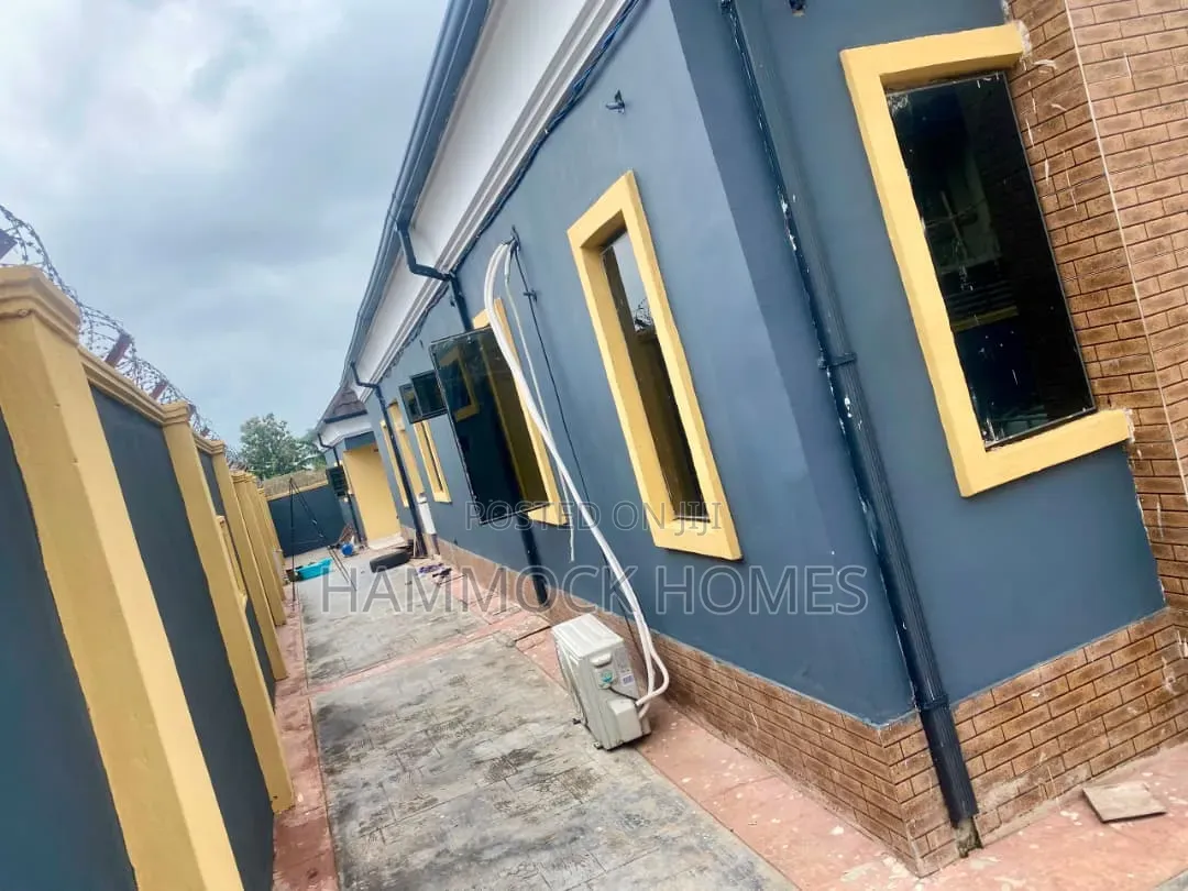 5bdrm Bungalow in Biala Estate., Iwo Road for sale in Iwo Road