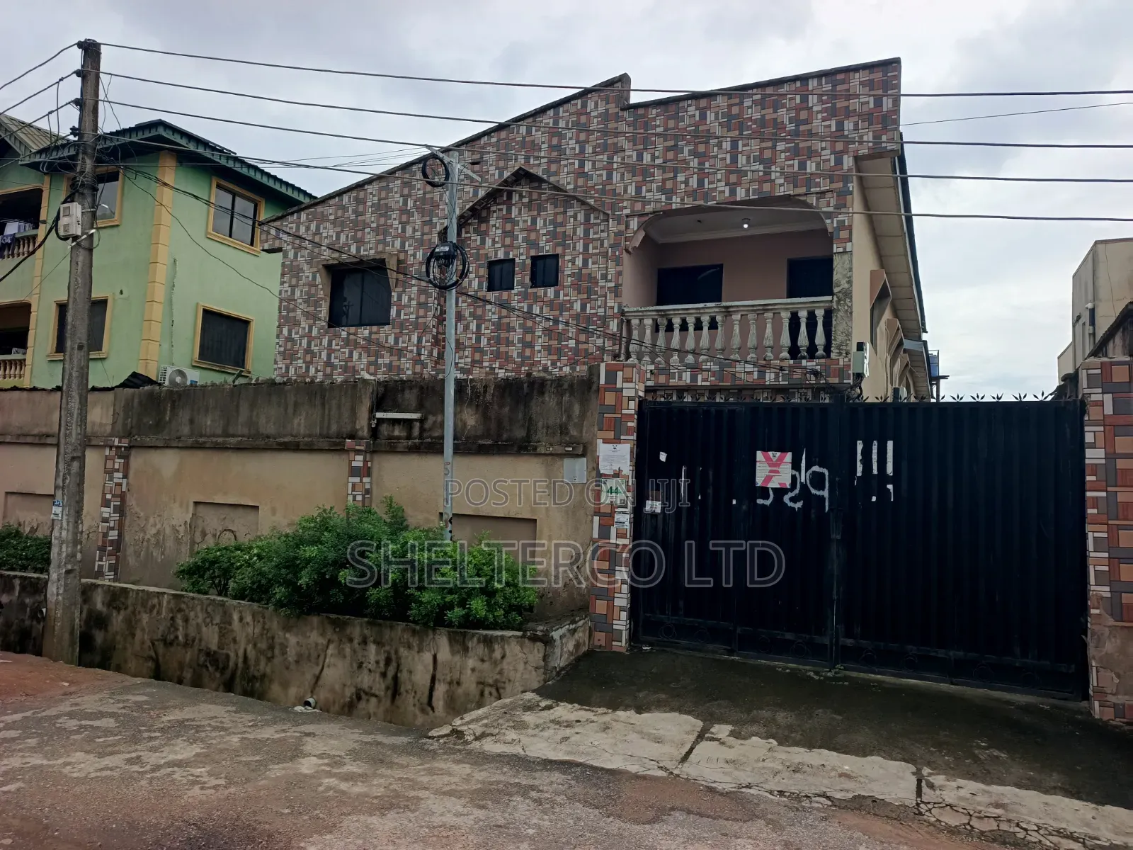 3bdrm Block of Flats in Adaranijo Estate, Wempco Road for sale in Wempco Road