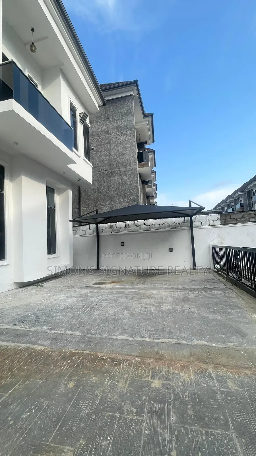 4bdrm Duplex in Chevron for rent in Chevron