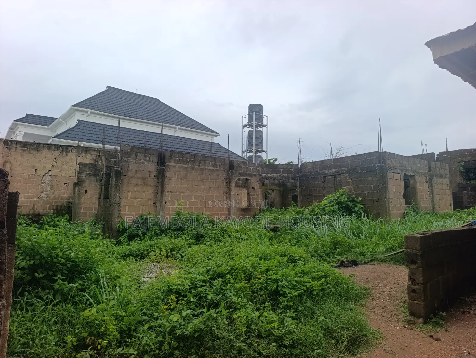 4bdrm Duplex in Tella Estate, Akobo for sale in Akobo