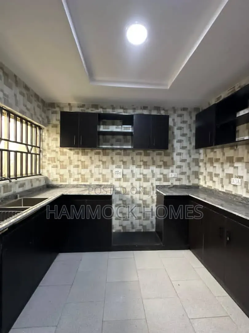 4bdrm Duplex in Okebadan Estate, Akobo for rent in Akobo