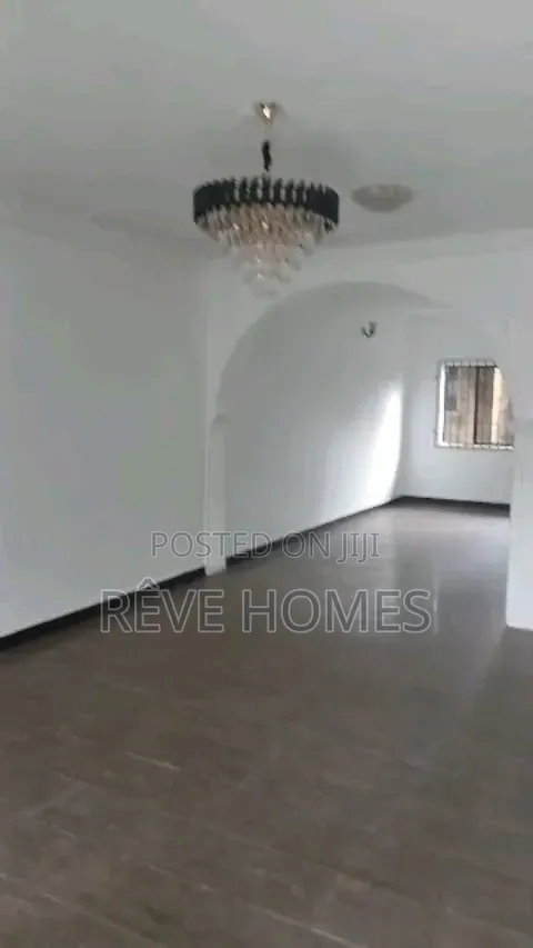 3bdrm Block of Flats in Millenuim/UPS for rent in Millenuim/UPS